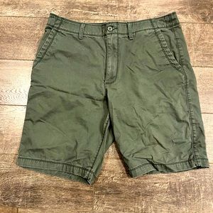Old navy cargo shorts, men size 34 waist
